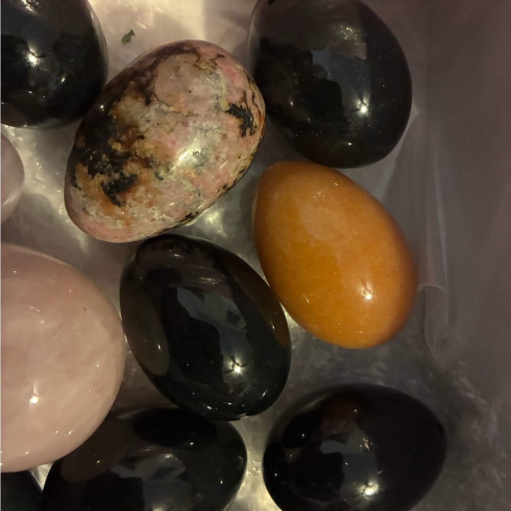 Complete Collections Assorted Crystal Egg Collect… - image 2